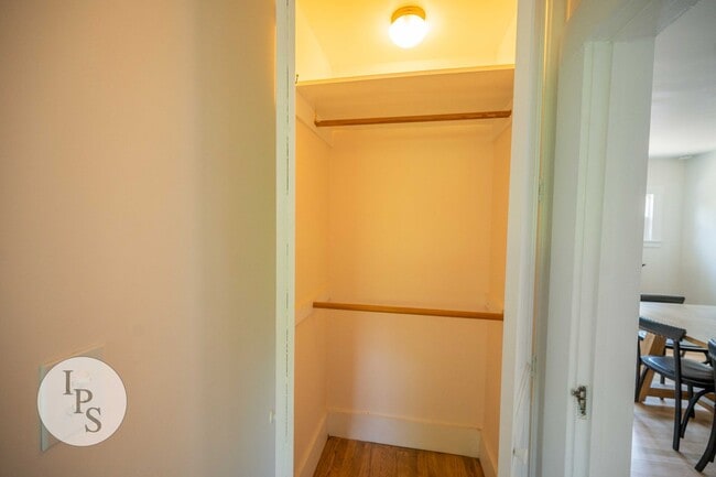 Building Photo - Beautifully Updated Fresno Tower Home, 3BR/2BA, plus Solar!!