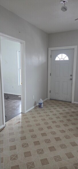 Building Photo - 1912 Mead St