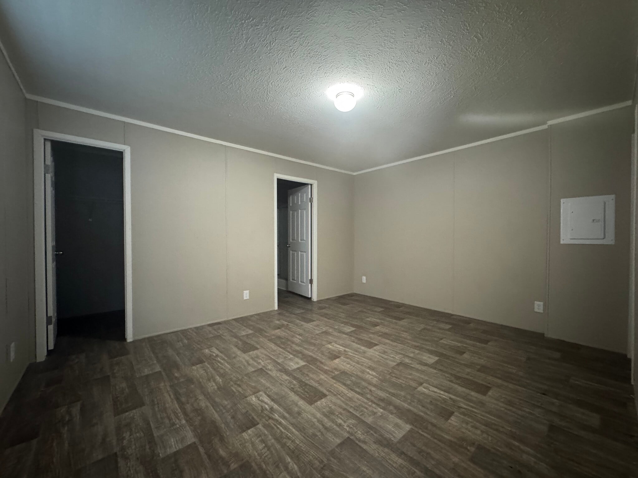 Building Photo - 4477 Goldenrod Dr