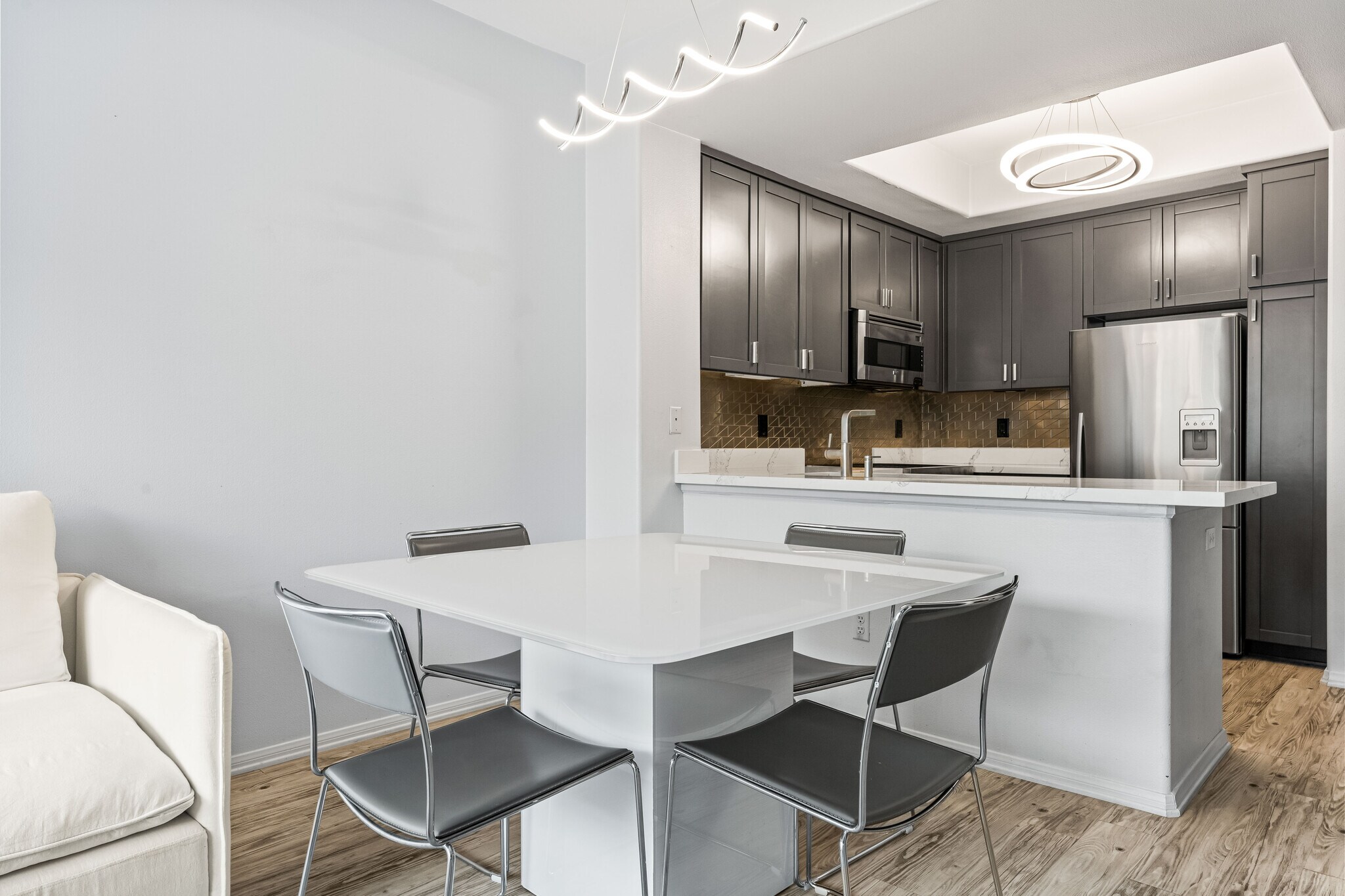 Building Photo - 4060 Glencoe Ave