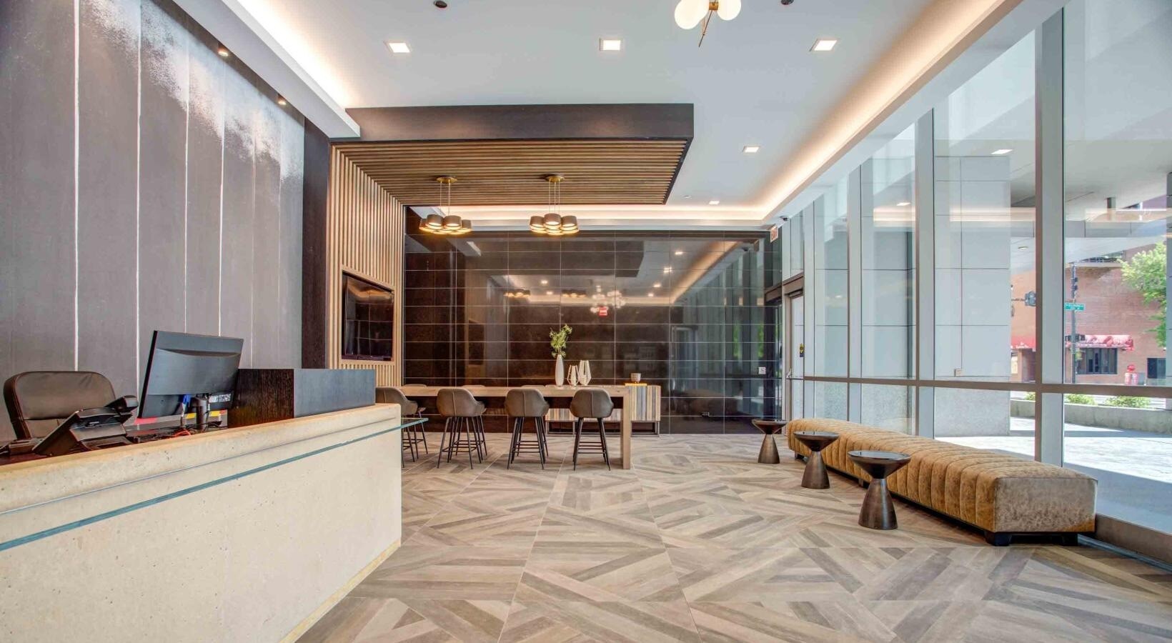 Building Photo - 515 N State St