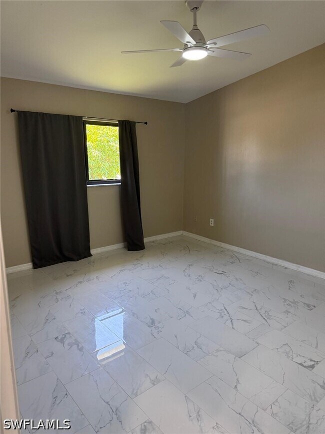 Building Photo - 1325 SW 28th St