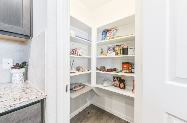 Building Photo - 5522 Briana Dee Dr