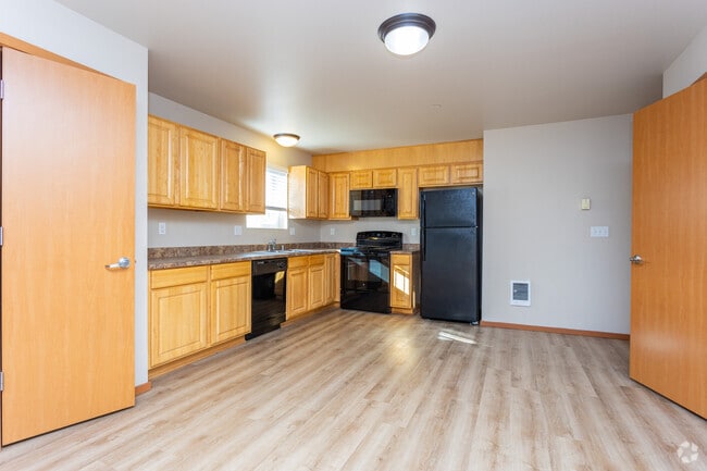 2BR, 2BA - 790SF - Centerwood Apartments