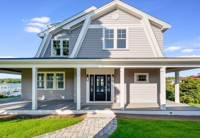 Building Photo - 8 Riverside Rd