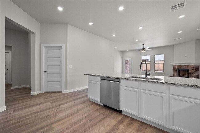 Building Photo - 3202 Farmhouse Ave