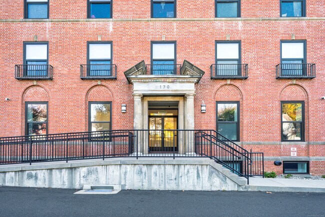 Building Photo - 170 Ridge Rd