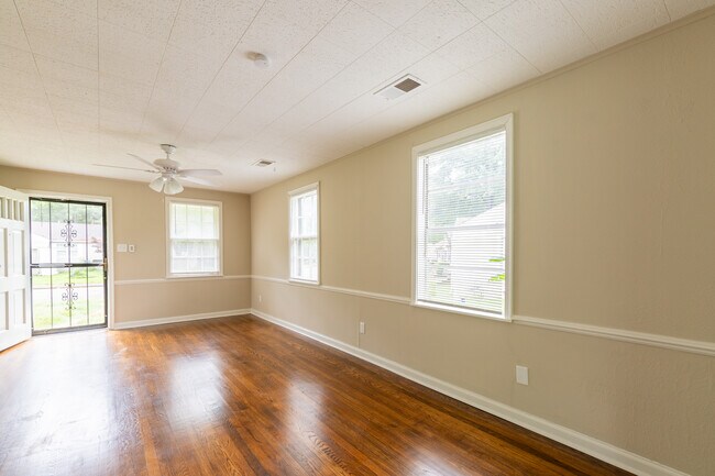 Building Photo - 4107 Owen Rd