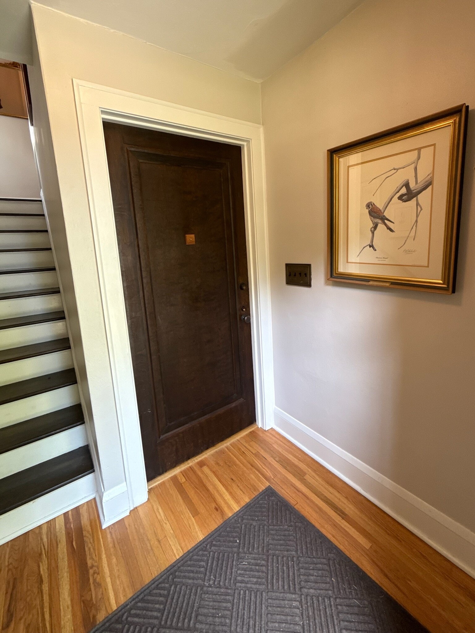 Apartment Entryway - 1926 SUMMIT AVENUE