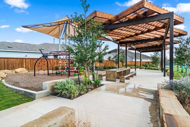 Building Photo - 10119 Ana Hts