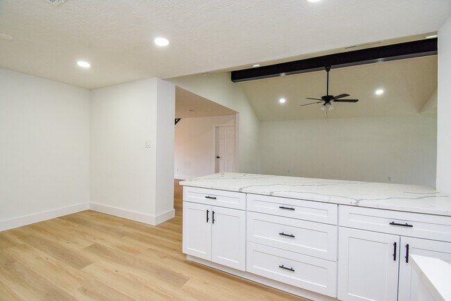 Building Photo - 1815 Mustang Springs Dr
