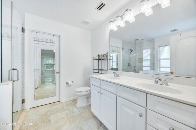 Building Photo - 657 MacKenzie Cir