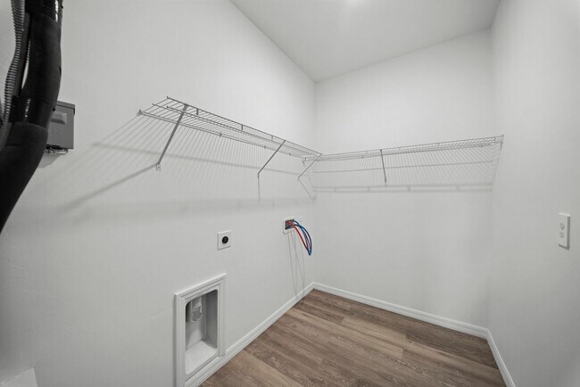 Building Photo - 26483-26483 Sandhill Blvd