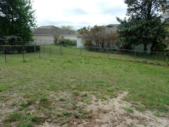 Building Photo - Adorable 2 Bedroom Single Family Home