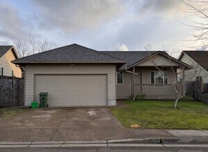 Building Photo - 655 Arthur Ave