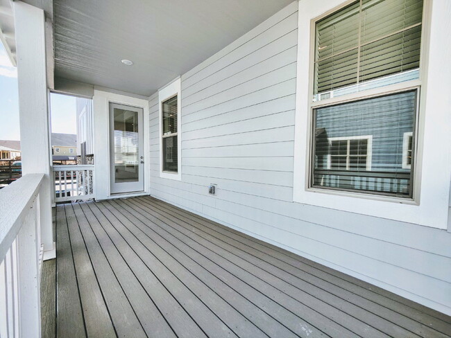 Building Photo - 8431 Rush Creek Ave