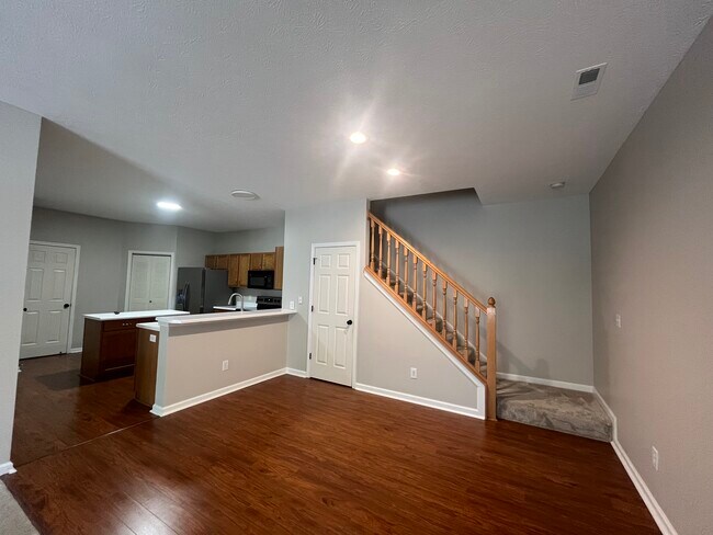Building Photo - 9355 Villa Creek Dr