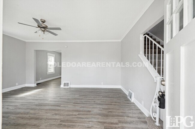 Building Photo - 630 Colima Dr