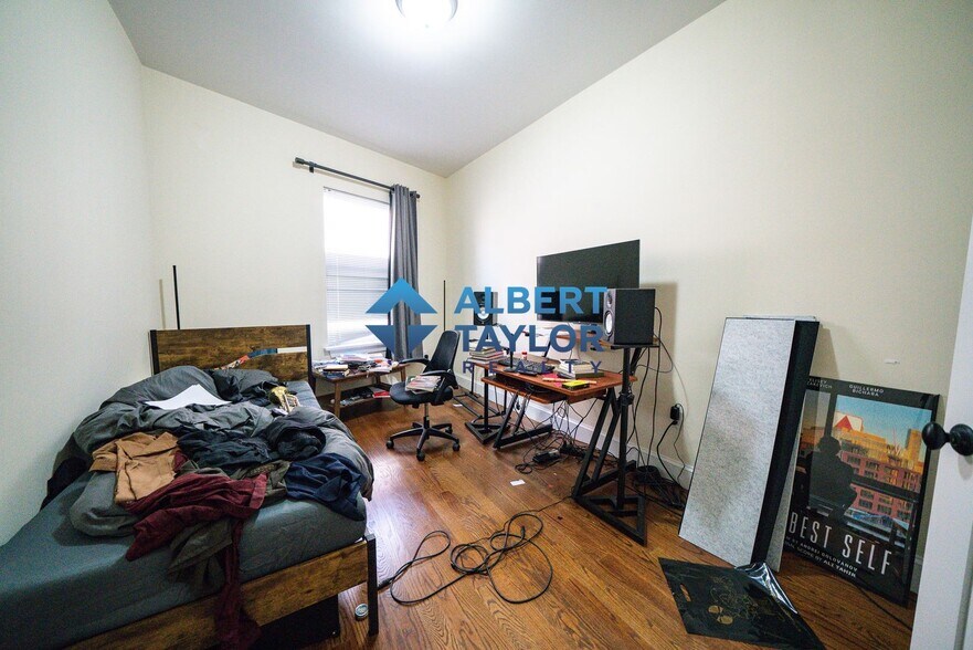 Building Photo - 491 Commonwealth Ave