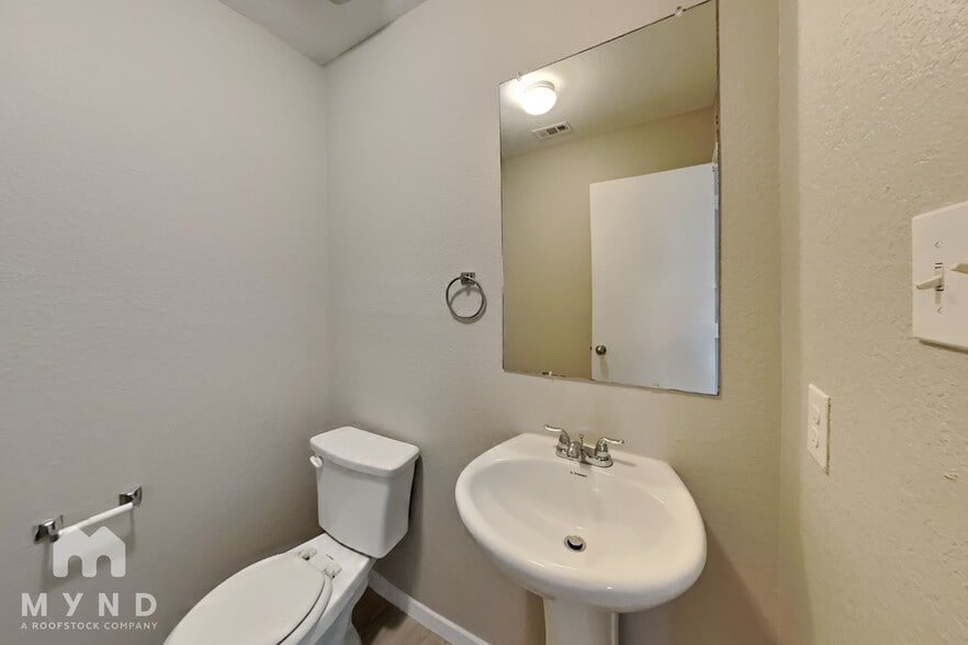 Building Photo - 9539 Apple Ridge Ln