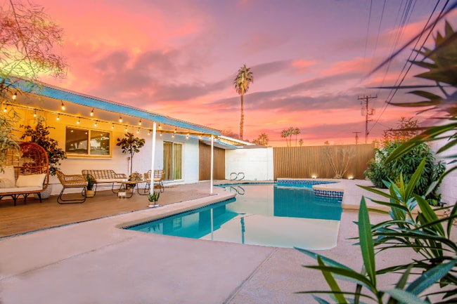 Building Photo - 2043 Sombrero Dr