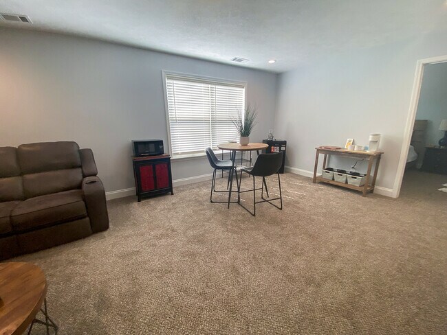 Building Photo - 3198 Greymoor Cir