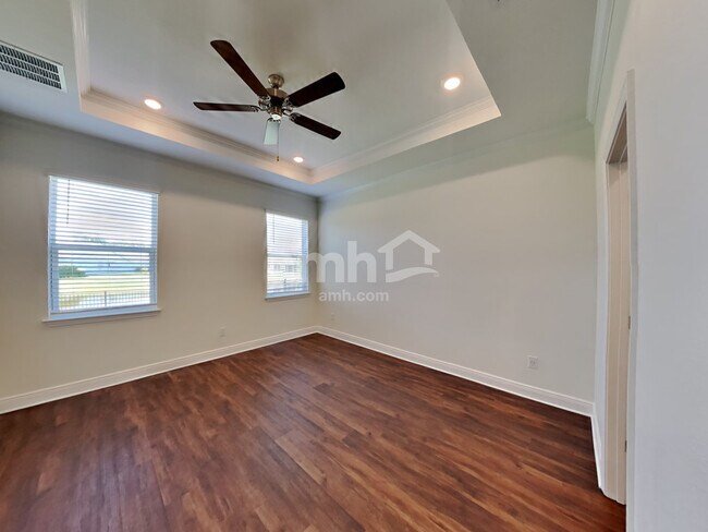Building Photo - 27501 St Andrews Ave