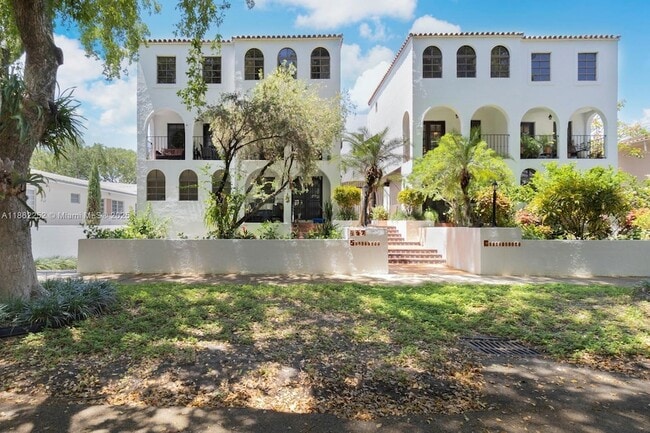 Primary Photo - 437 Santander Ave