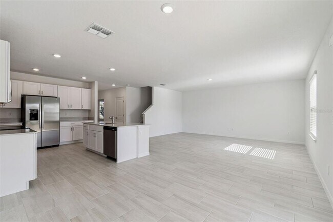 Building Photo - 1712 Tropical Oasis Ave