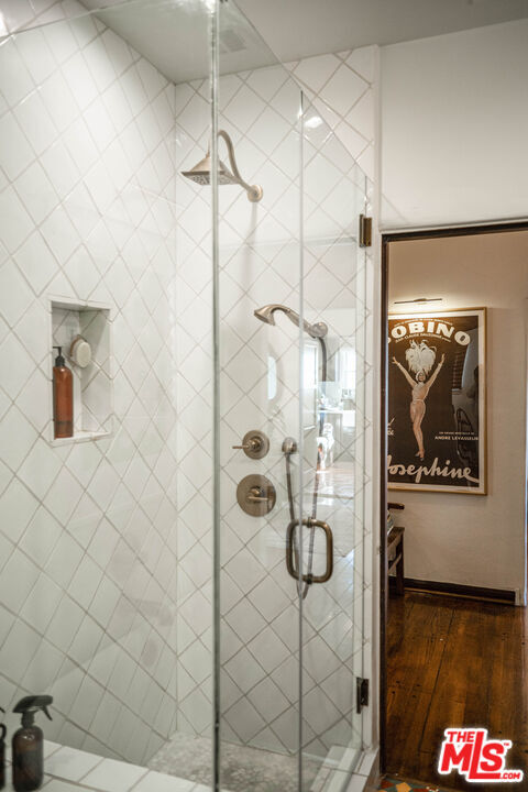 Building Photo - 6101 S Mansfield Ave