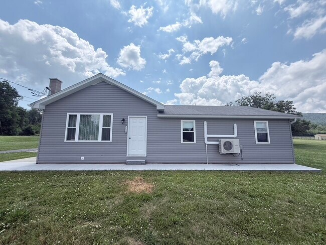 Building Photo - 8690 PA-25