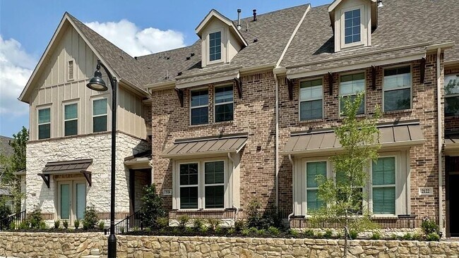 Building Photo - 2008 Naples Dr