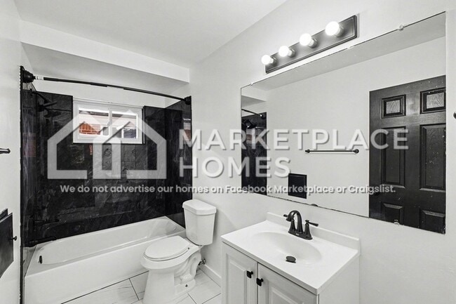 Building Photo - 19422 Algonac St