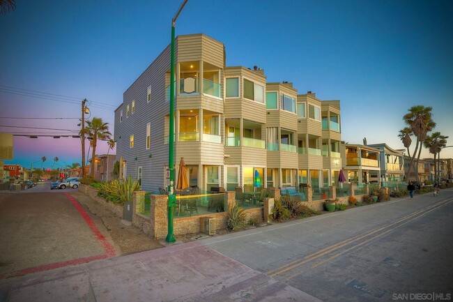 Building Photo - 3285 Ocean Front Walk