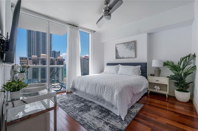 Building Photo - 6515 Collins Ave