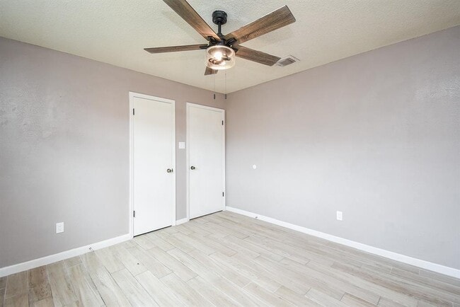 Building Photo - 11823 Zarroll Dr