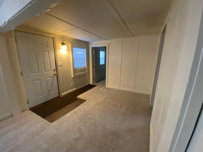 Building Photo - 118 7th St