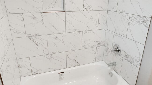 Building Photo - 5739 Turtle Creek Rd