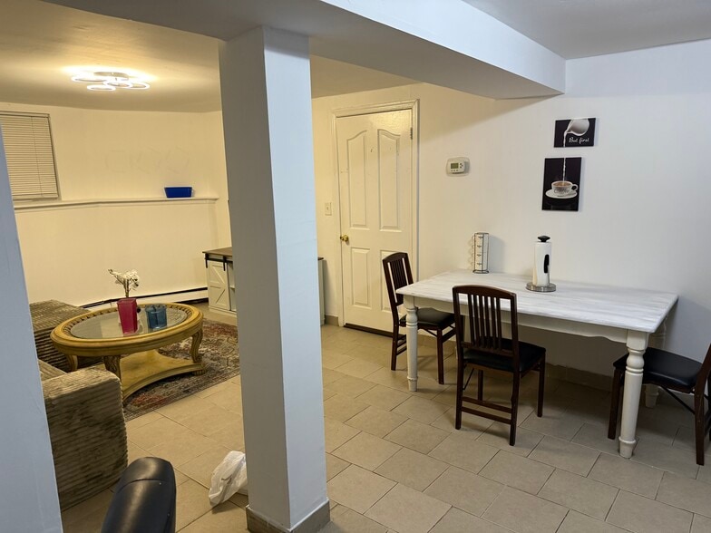 Building Photo - 358 Victory Blvd