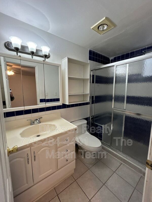 Building Photo - 306 E Quail St