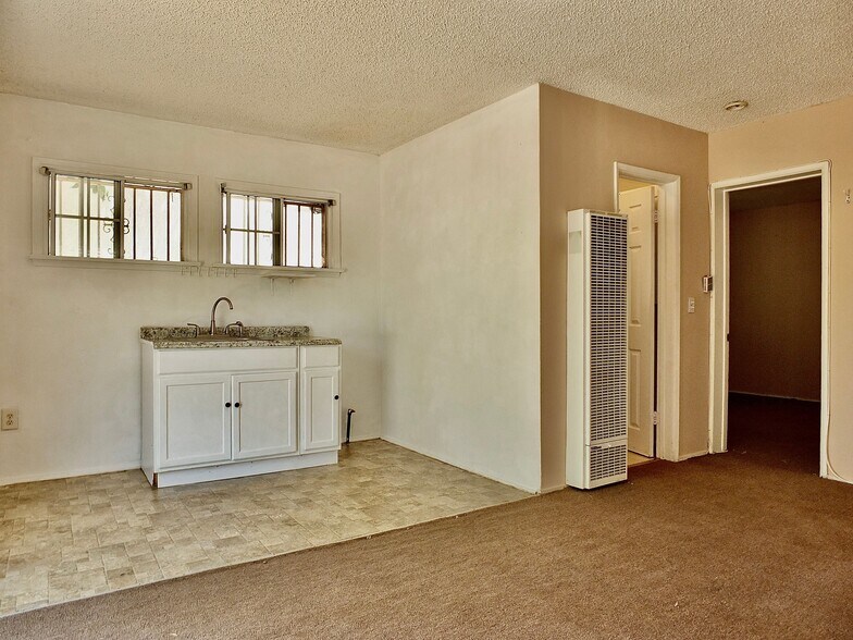 Primary Photo - 3743 W 132nd St