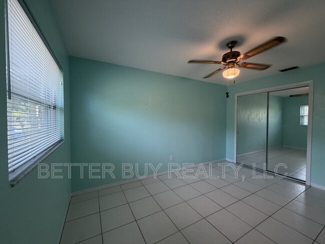 Building Photo - 337 N 10th St