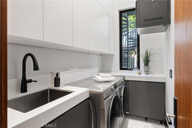 Building Photo - 5535 Shirley Ave