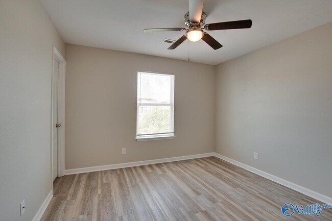 Building Photo - 128 Farmington Dr