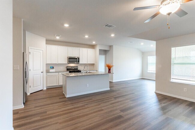 Building Photo - 17920 Fairbridge Ln