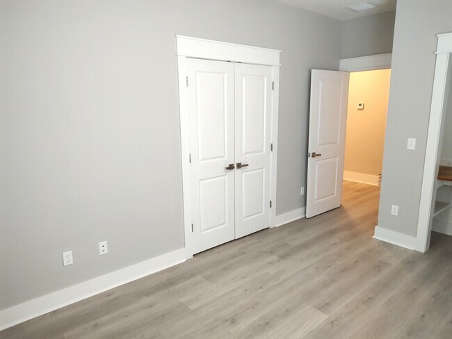 Building Photo - 4088 Biltmore Ave