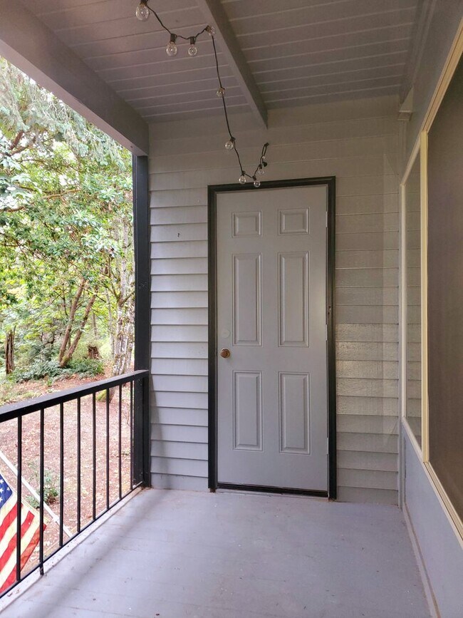 Building Photo - 2bd, 2 ba Condo in Oakbrook, Amenities! $2045 available +/- 12/15/25