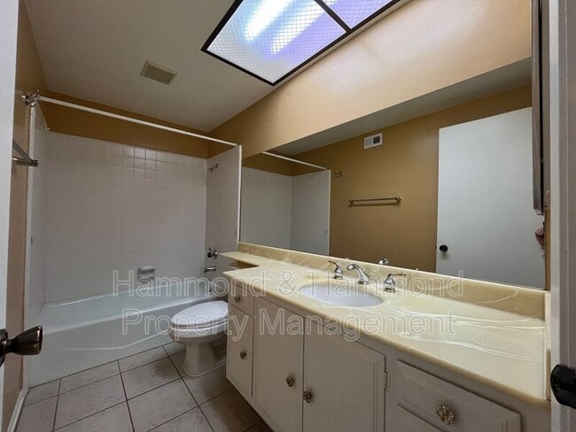 Building Photo - 11735 La Tierra Ct