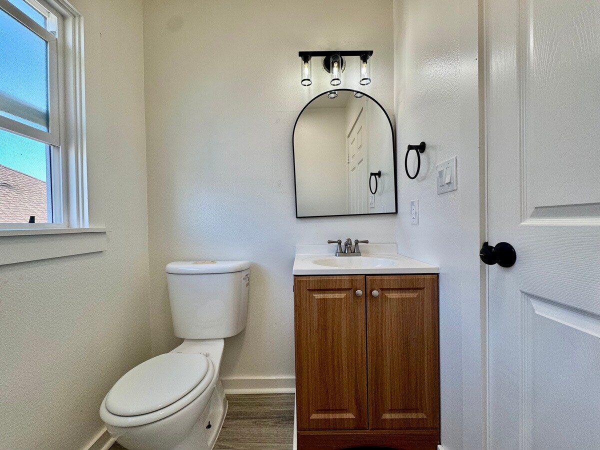 Building Photo - 695 30th St