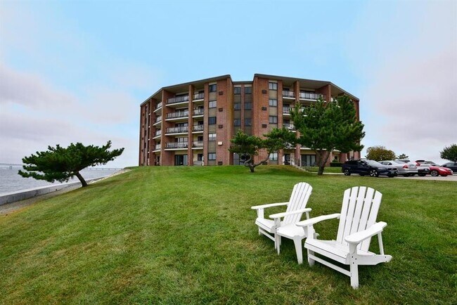 Building Photo - 1302 Capella S